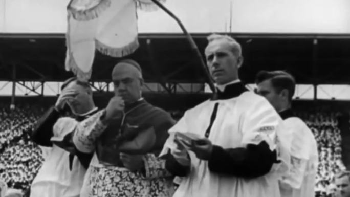 40年代天主教集体婚礼新郎新娘牧师