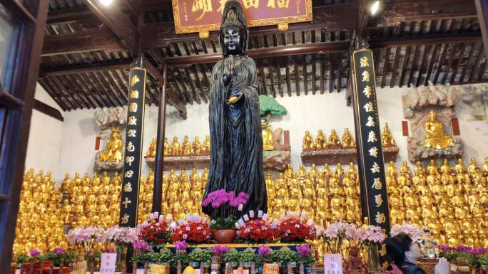 龙华寺的佛像