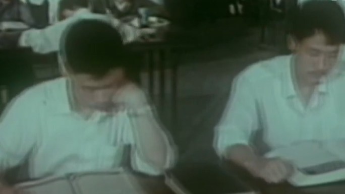 七八十年代上海青年图书馆学习