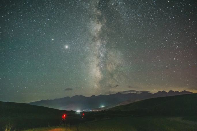 甘肃武威天祝马牙雪山星空-4k