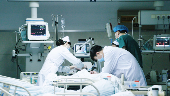 【1080P】实拍ICU紧张忙碌医生护士