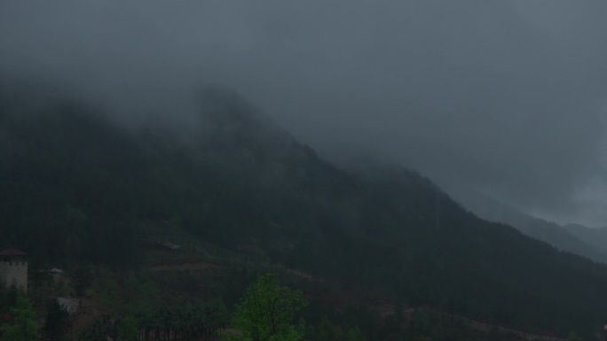 山雾山雨延时拍摄