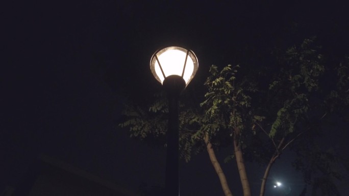 小区夜景路灯