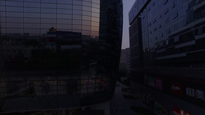 济南泉城路航拍夕阳夜景行人