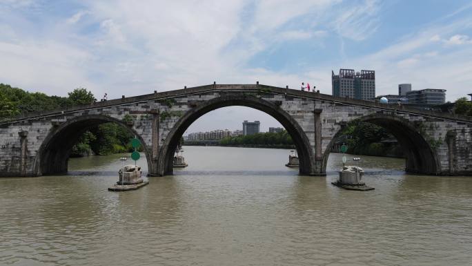 杭州拱宸桥穿桥洞