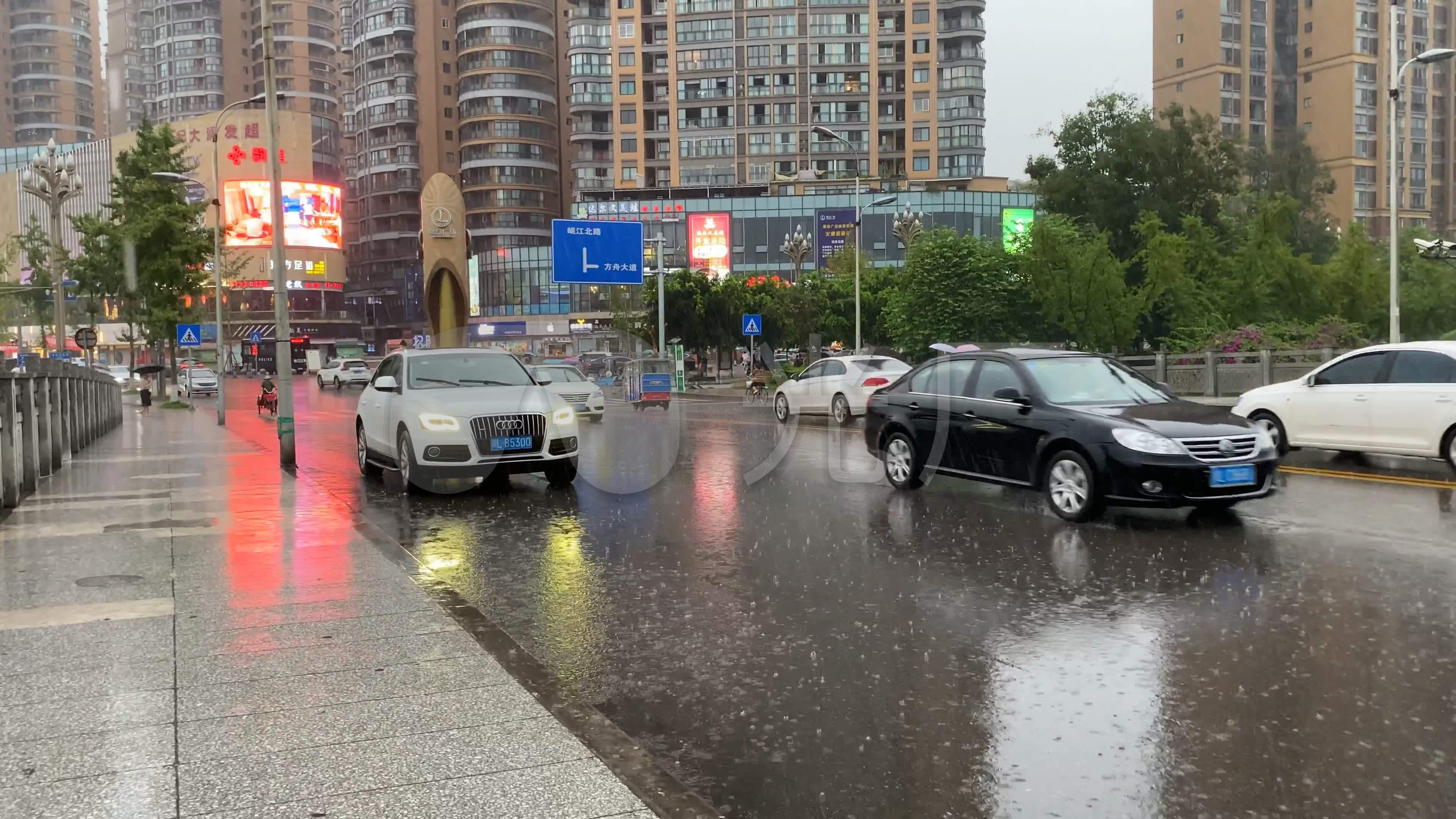 大雨中的街道3(4k)_3840x2160_高清視頻素材下載(編號:4873591)_實拍