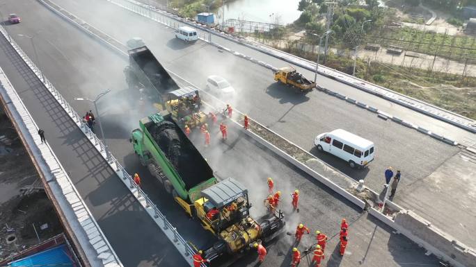 市政道路修建沥青摊浦机械工程