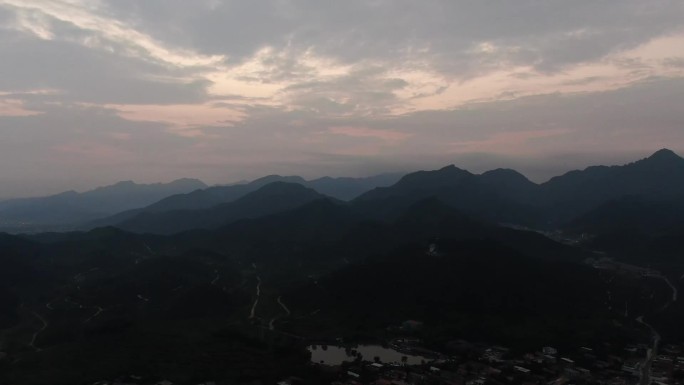 北京京郊燕山山脉风景