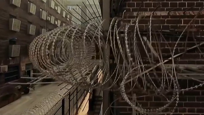 监狱铁丝网铁窗