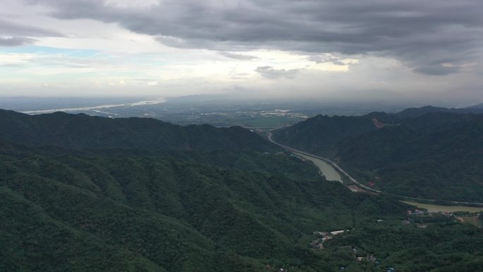 山脉山青山清远树林河流