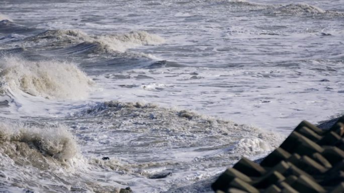 防洪堤坝海浪风车风力发电雕塑A024