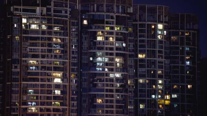 4K湖景楼盘夜景万家灯火