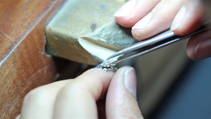 珠宝工厂加工生产吊坠戒指加工镶嵌钻石镊子