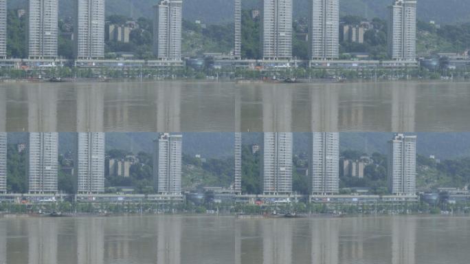 2020重庆洪峰过境南滨路被淹没