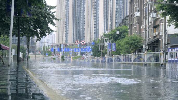 2020重庆磁器口被洪水淹没的街道