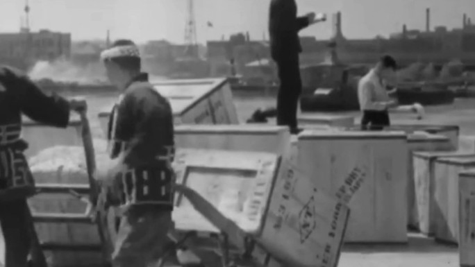 40年代日本三菱重工港口码头货船运输物资