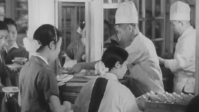 中国旧社会纺织厂女工工作吃饭妇女女性社会
