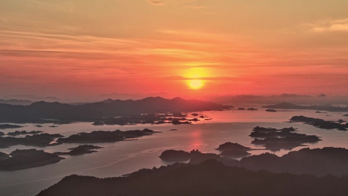 广东河源航拍旅游风光万绿湖航拍日出黎明