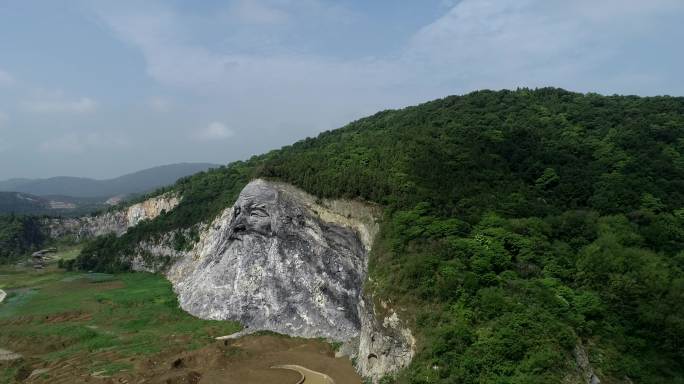 航拍全国最大的伏羲山体石刻雕像