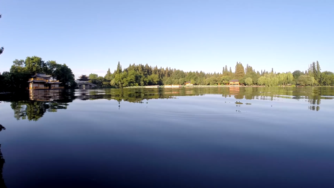 唯美画面：西湖的早晨-苏堤