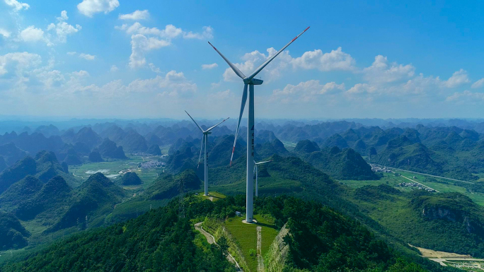 航拍广西大山顶风能风力风车发电场视频素材