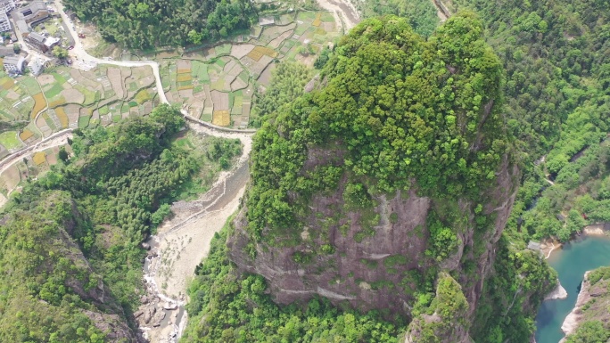 斜扣拍横飞航拍雁荡山石桅岩原素材未调色