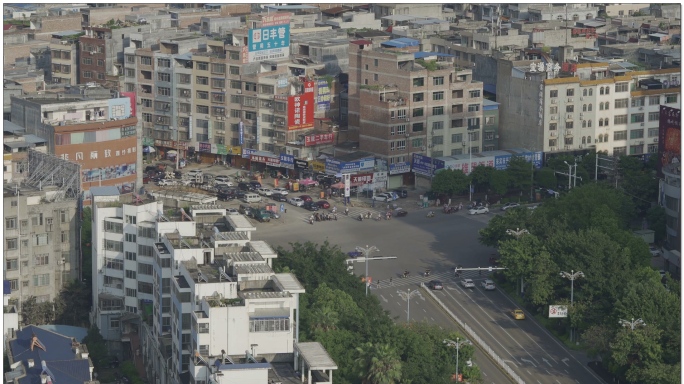 城镇老城区十字路口日转夜白天到夜上