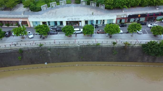 沱江流域洪峰过境1被淹没的河边栈道
