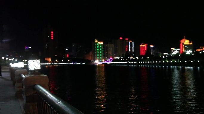 孔雀河夜景