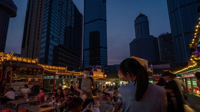 夜市小吃街人流穿梭延时视频素材（4K）