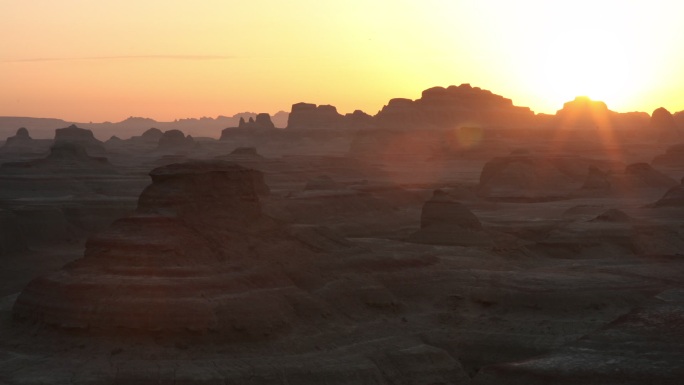 新疆魔鬼城夕阳全景延时