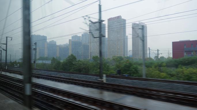 【原创】阴雨天的高铁窗外