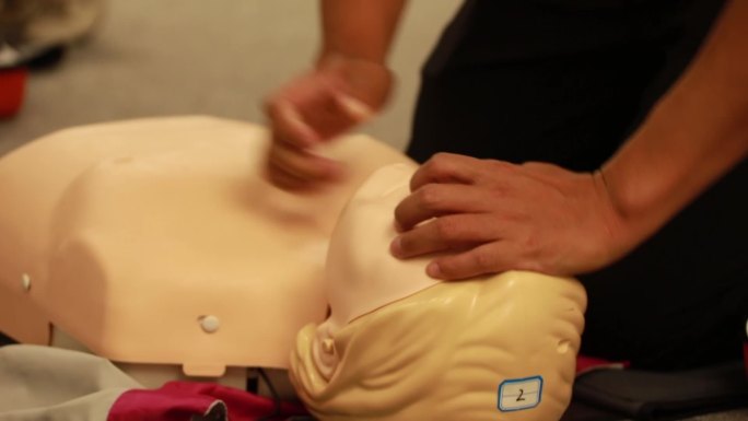 AED心脏除颤仪急救培训人工呼吸