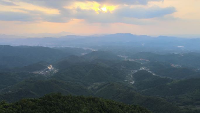 肇庆广宁县南街镇石马山日落航拍