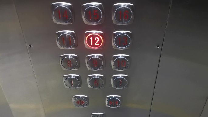 按电梯