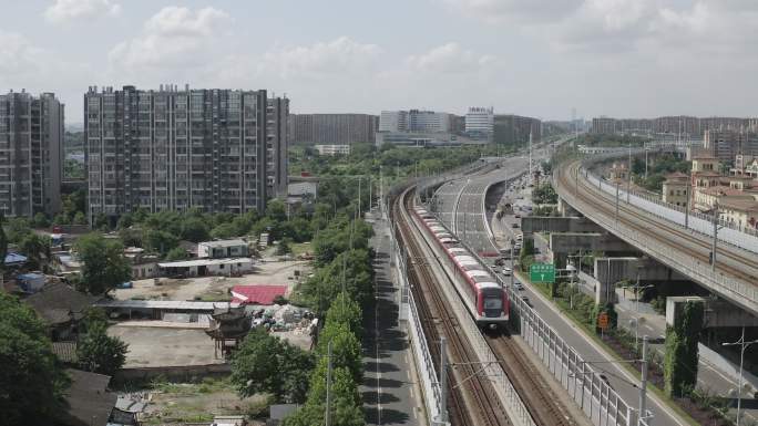 地铁侧面跟随