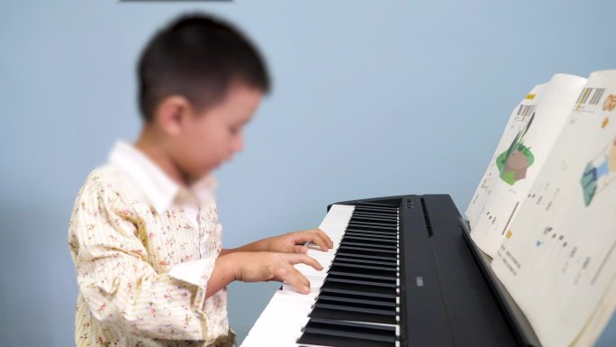 古筝钢琴儿童少儿培训机构宣传片小朋友弹琴