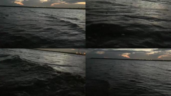 近海日落后的海面
