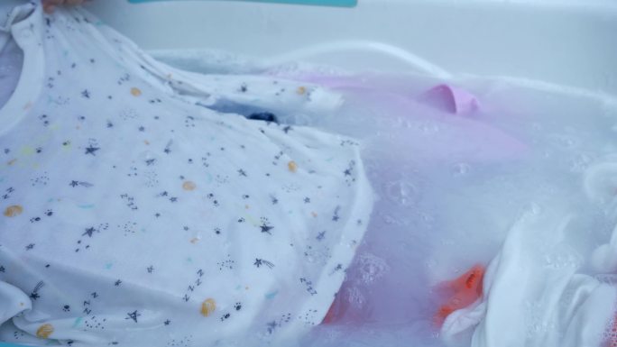 女人做家务洗衣服丨4K丨实拍原创