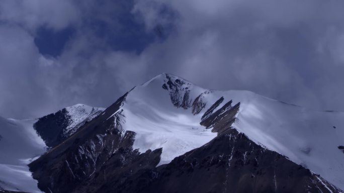 果洛雪山阿尼玛卿