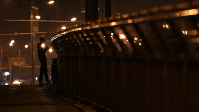 深夜加班-孤独路灯4k-城市夜晚街景