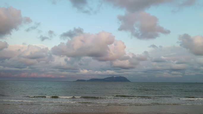 蓝天白云海岛大海灵山岛