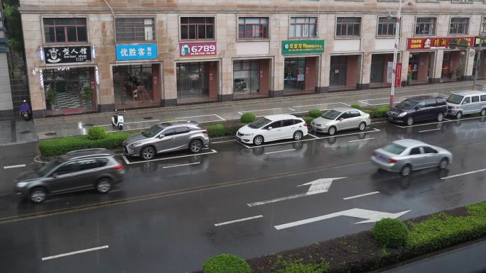 下雨街道下雨