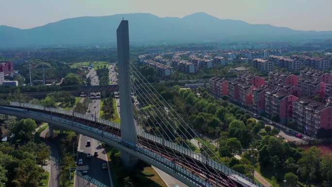 仙林大道交通航拍地铁进出站