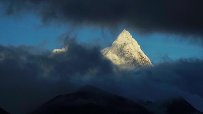 十人九不遇的南迦巴瓦山峰