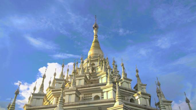 云南缅甸大银塔延时寺庙云彩天空