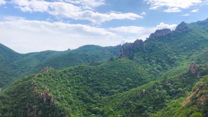 延迟拍摄北票大黑山山与云