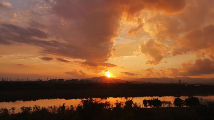 夕阳落西山晚霞满天