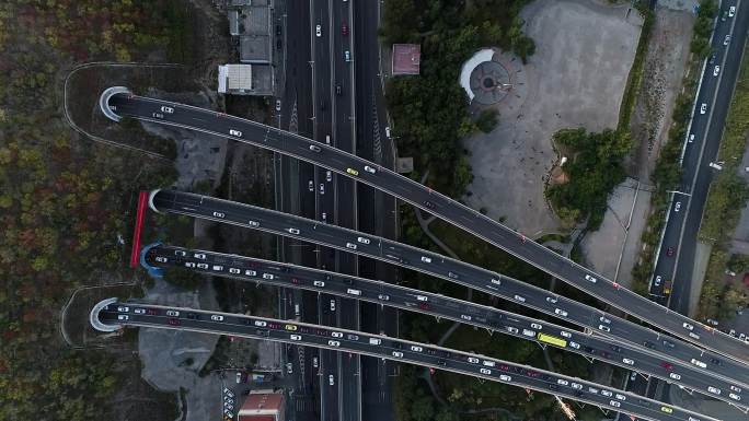 乌鲁木齐蜘蛛山隧道