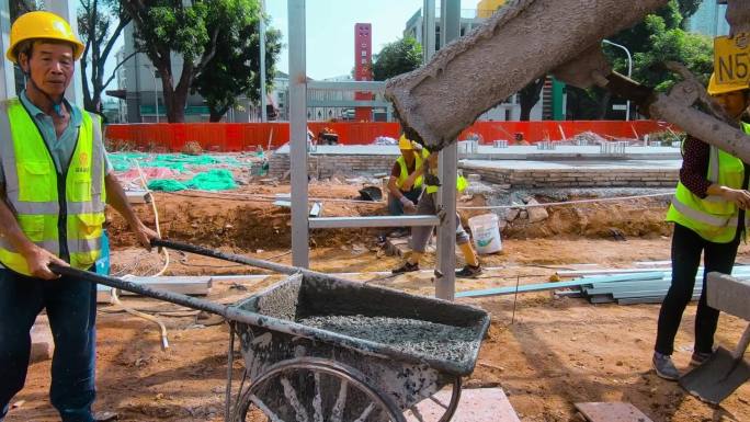 深圳建设，水泥罐车出混凝土